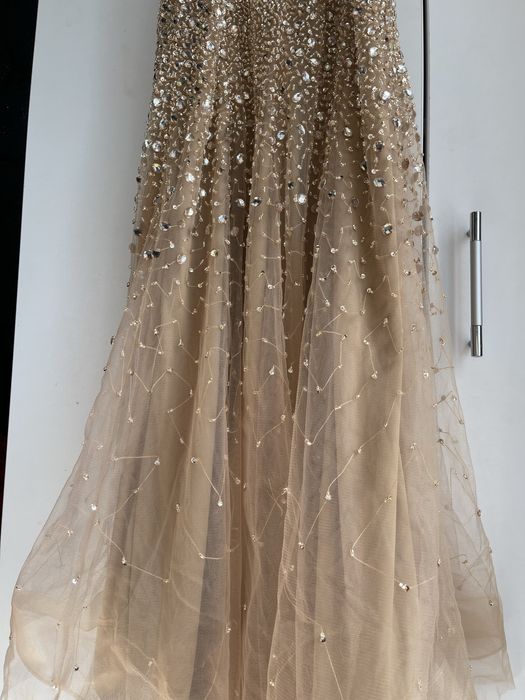 Rochie pietre nude ! Purtata o singura data 1 eveniment !