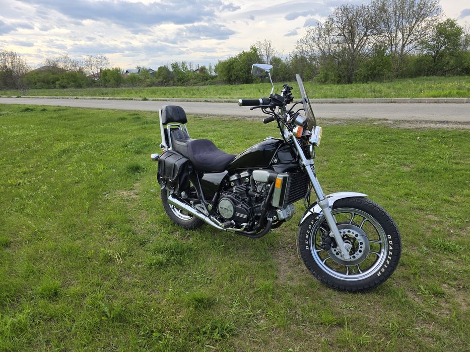 Honda Magna V45 (1984) – Import Canada – Un Muscle-Cruiser Autentic