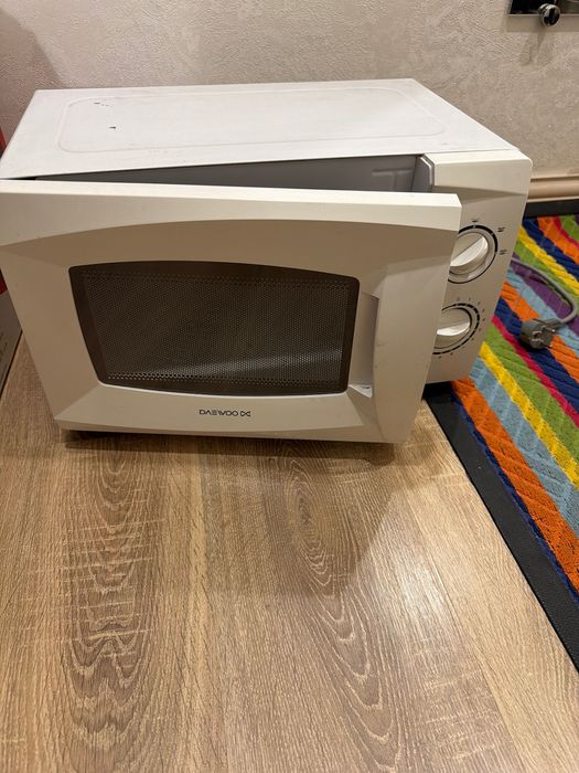 Микровалновка сломана модель DAEWOO