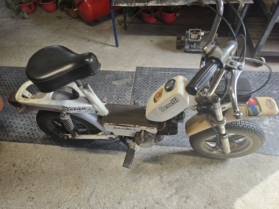 Motociclu pentru copii aduse din Italia funcționează impecabil