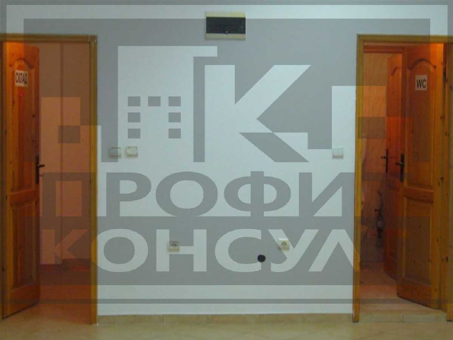 Дава се под наем Магазин в Велико Търново, Център - 52 кв.м за 459 € - Снимка #2