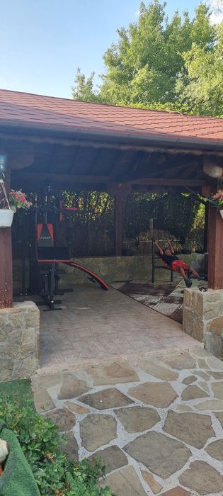 Къща (Граничи със река и планина!)