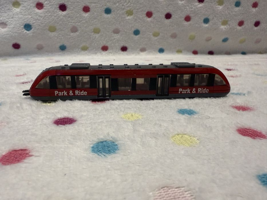 Tren de calatori din metal Siku, model 1646, scara 1:120