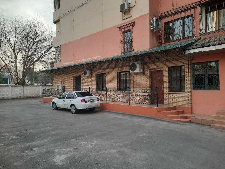 Продаётся офис в центре / Ц-5 Пожарка, Ресторан LaLi