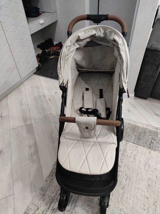 Коляска прогулочная