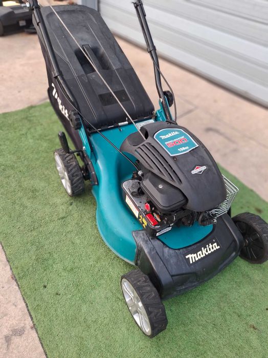 Бензинова  косачка MAKITA