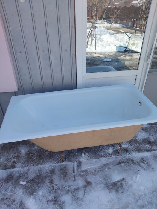 Vînd cadă din fontă