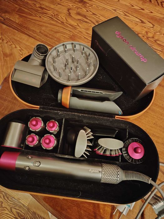 Setul Multistyler Dyson Airwrap HS01 cu accesorii compatibile de la HS08