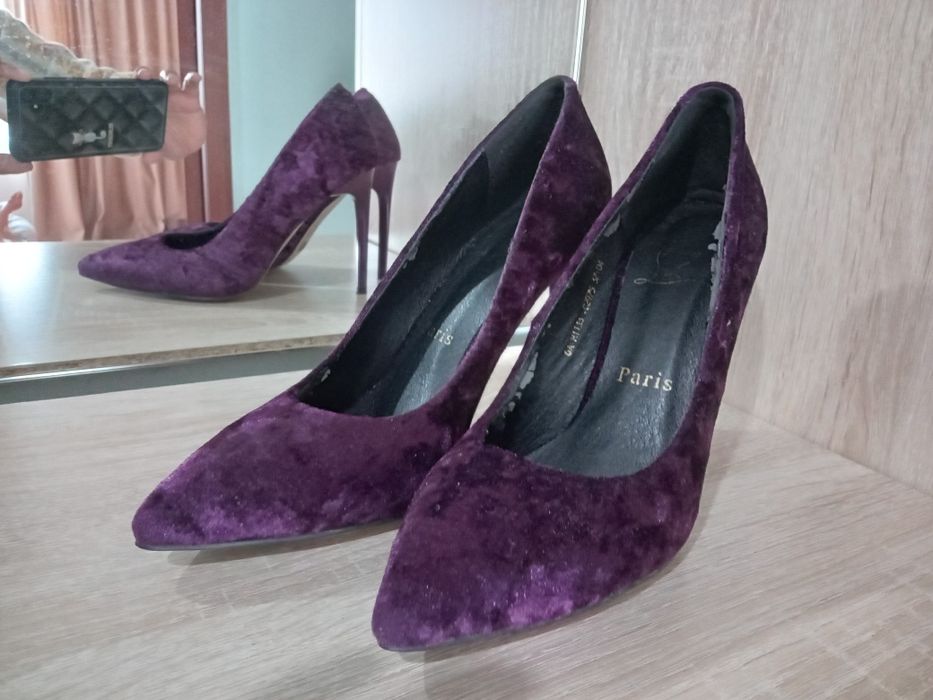 Продам 5 пар Женских туфель