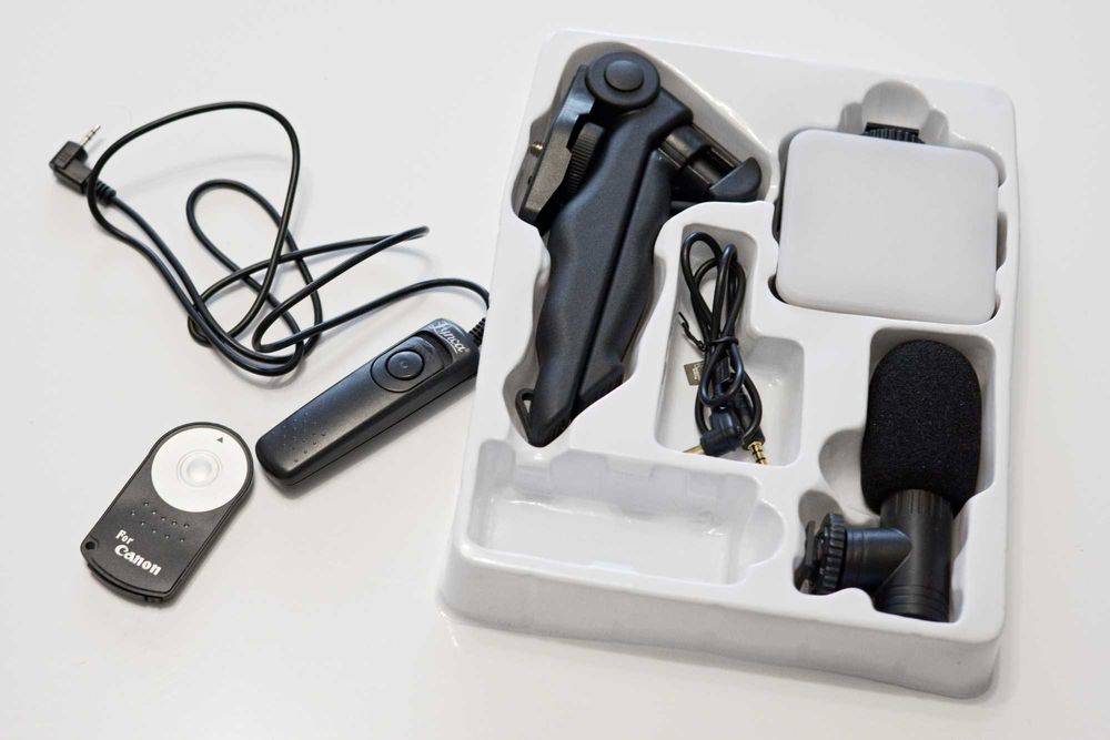 Kit Foto COMPLET: Canon 550D + 2 Obiective + Geantă și Accesorii