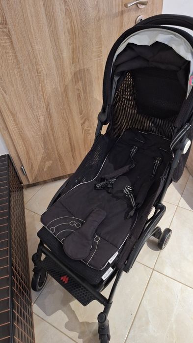 Детска количка Maclaren Atom - Супер лека и удобна за път!