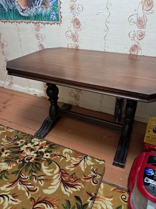 Журнальный столик.