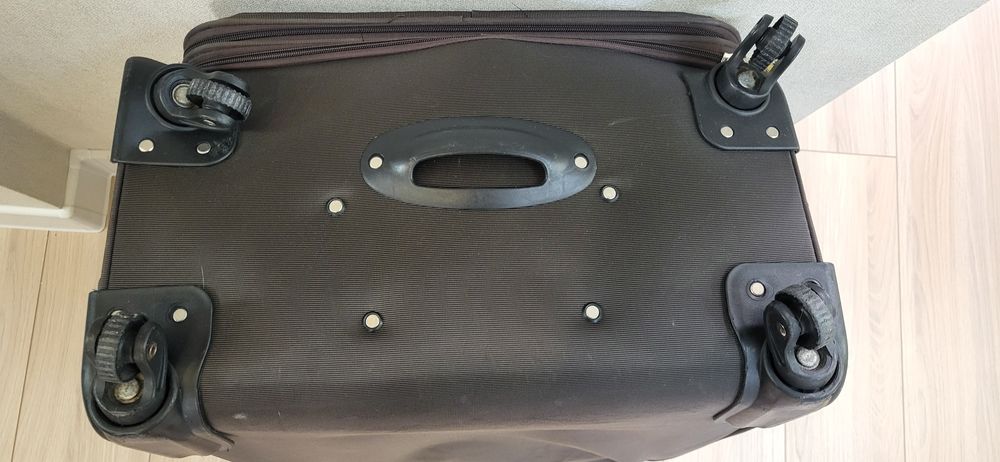 Чемодан большой, размер L