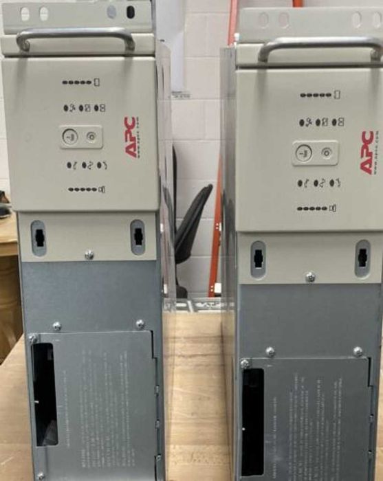 UPS APC Smart 2200VA