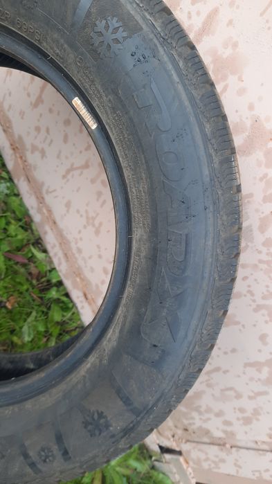 Продам шины зимние.