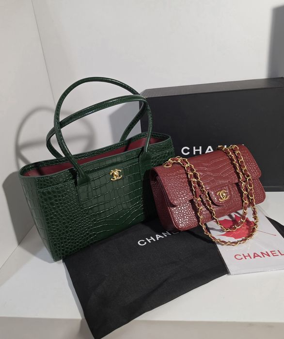 Налична чанта Chanel Maxi Flap Red