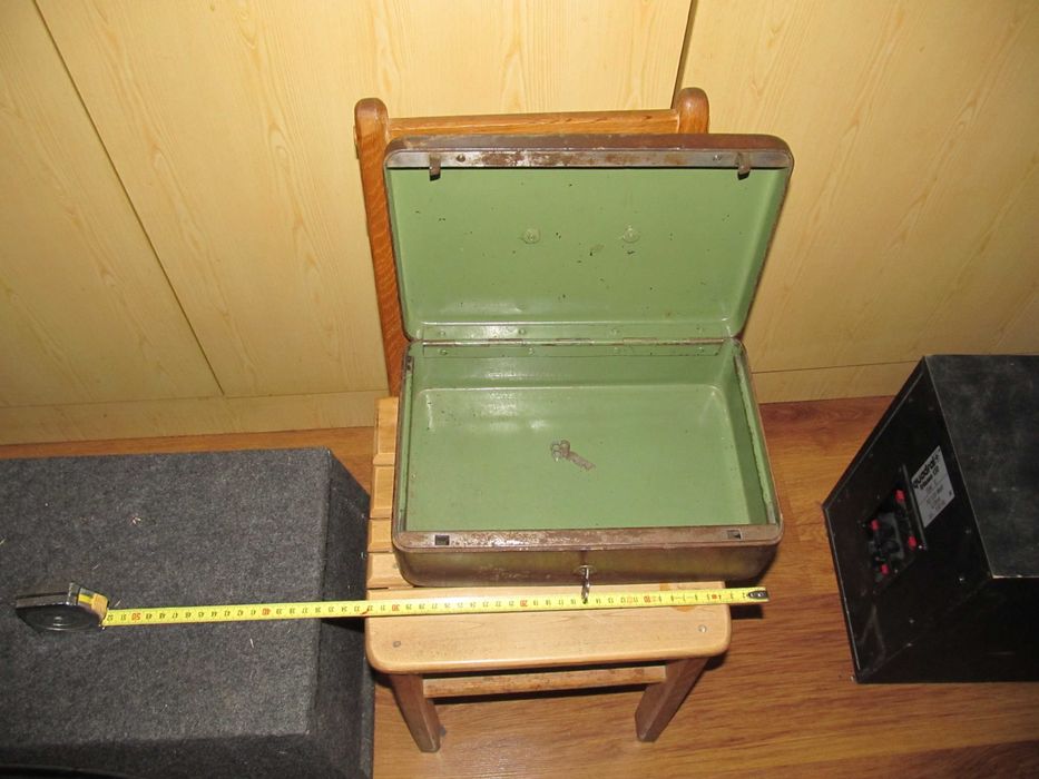 метална касичка с ключе ,  каса ,  сейф