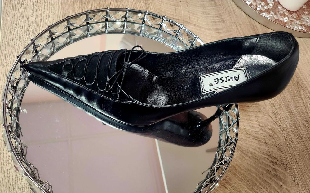 Елегантни обувки Arise естествена кожа