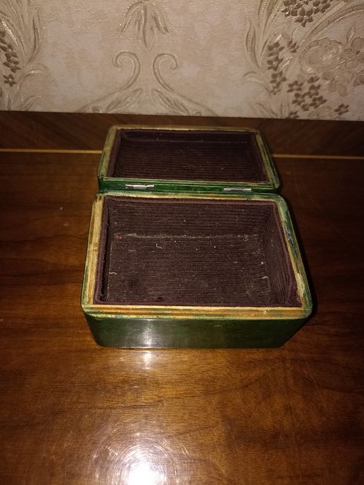 Продам шкатулку .