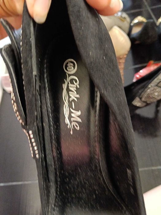 Pantofi cu toc eleganti