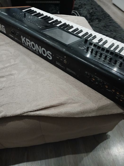 Korg kronos 2 запазен