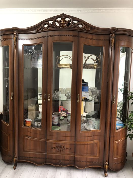 Шкаф для гостиной