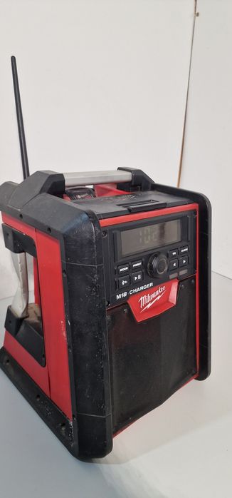 Radio Milwaukee M18 RC cu acumulator 5ah