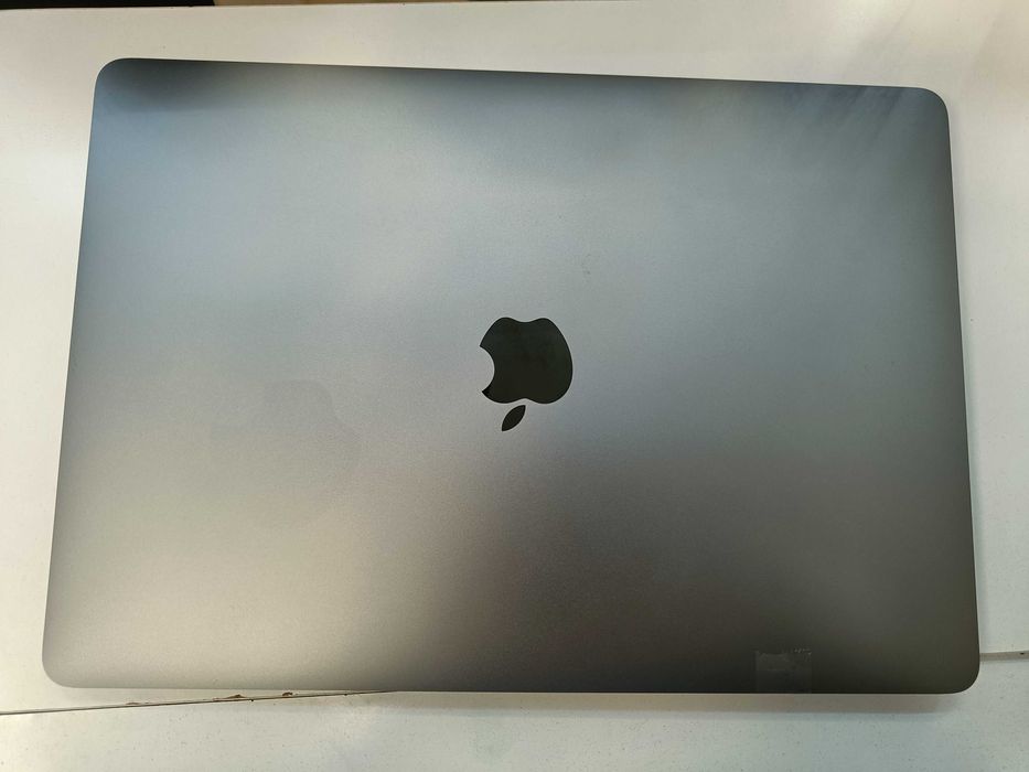 Apple Macbook Air 13 inch (Ag16 Moldova b32517) - Garantie 2 ani!