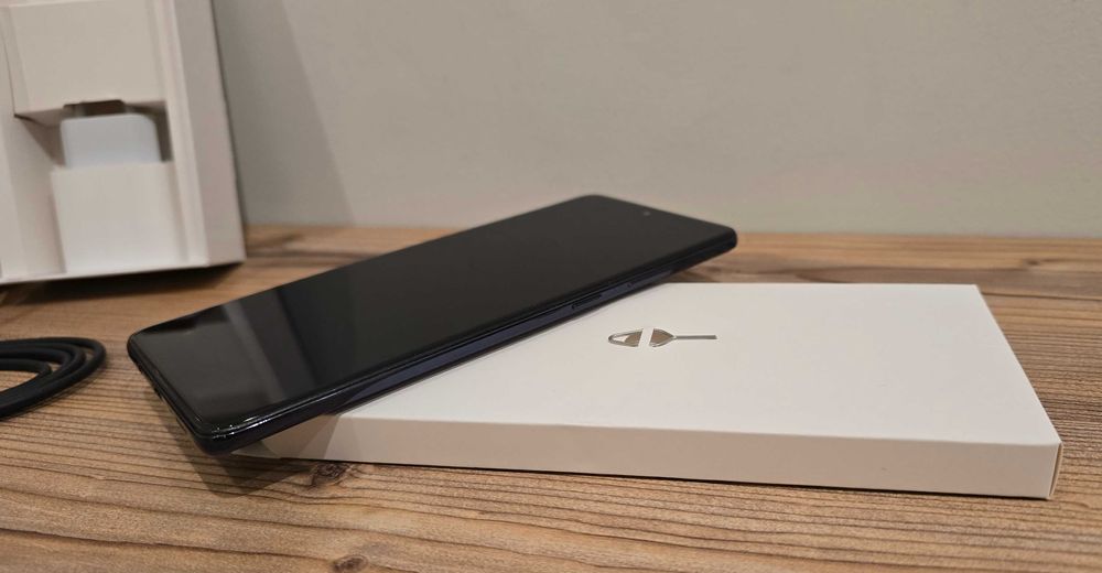 Продавам Samsung A71 Black