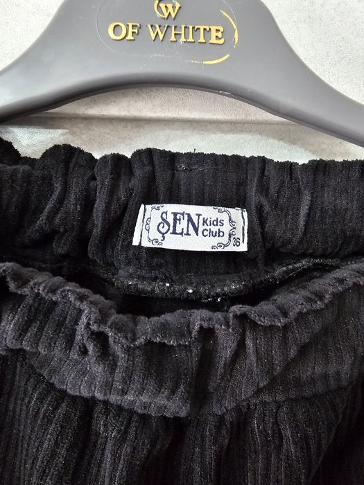 Брючки вельветовые для девочки, б/у, на 11-12 лет.