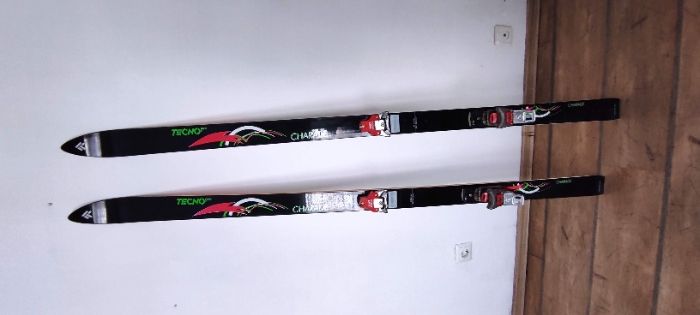 Ски ТЕХНО про,170см с автомати, използвани