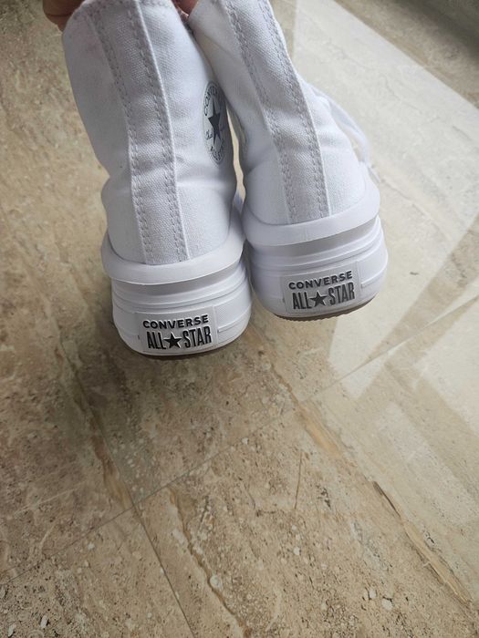 Tenesi damă converse