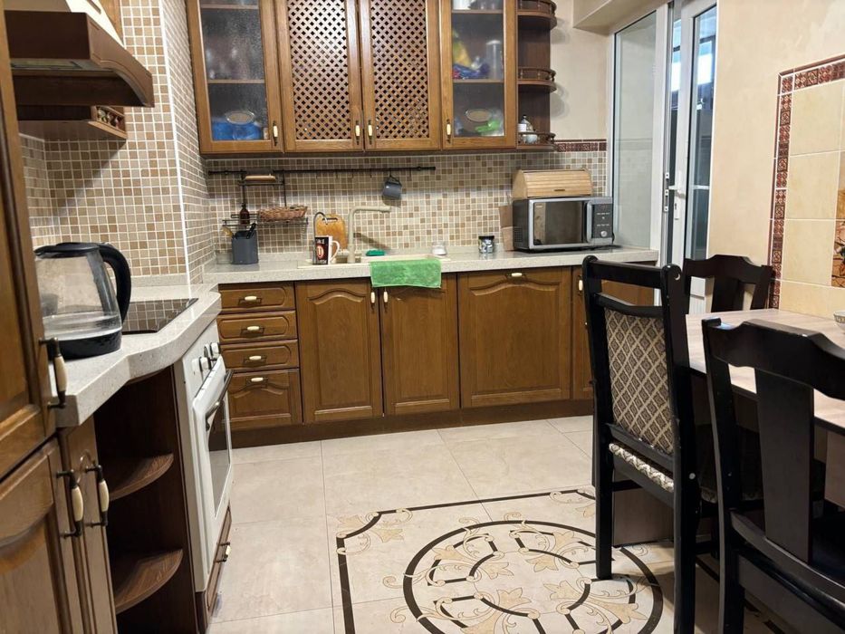 Сдается срочно квартира на кадышева