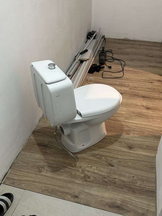 Рабочий унитаз