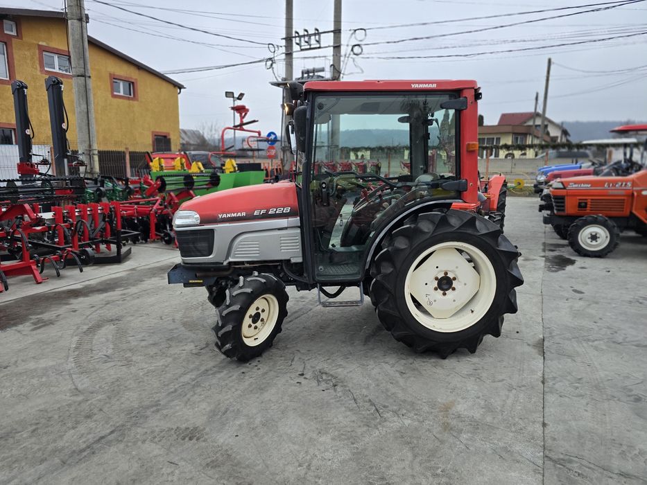 Tractoare / Tractor japonez Yanmar EF228