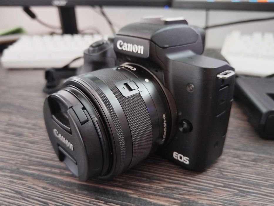 Canon M50 + аксесоари - крайна цена - 650лв