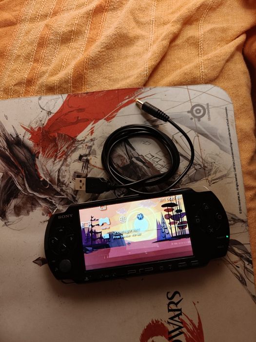 PSP 3004 modat, stare bună