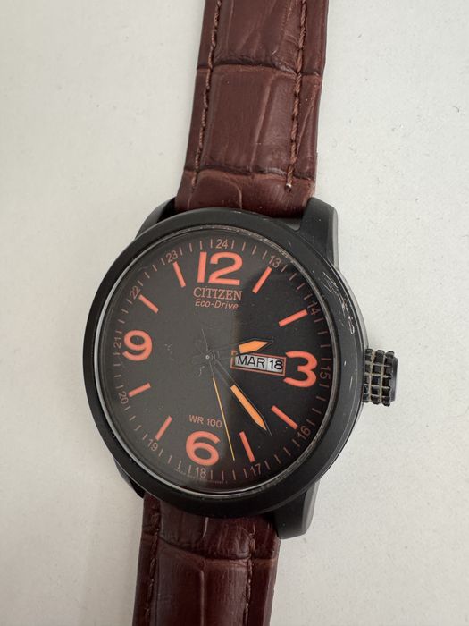 Часовник Citizen Eco Drive