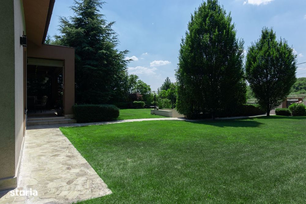 Casă cu 4 camere + garaj - front direct la str. Branului, zona dealuri