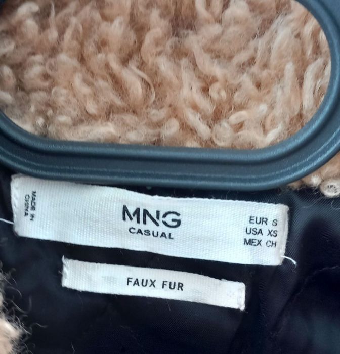 Уникално палто Mango