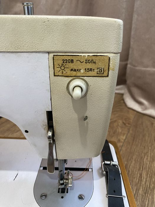 Швейная машинка Чайка • 132М