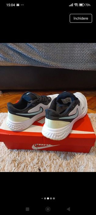 Adidași Nike ...