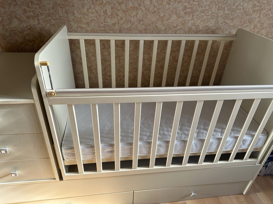 Продам детскую кроватку