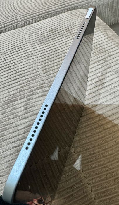 iPad Air 11-inch (M2)