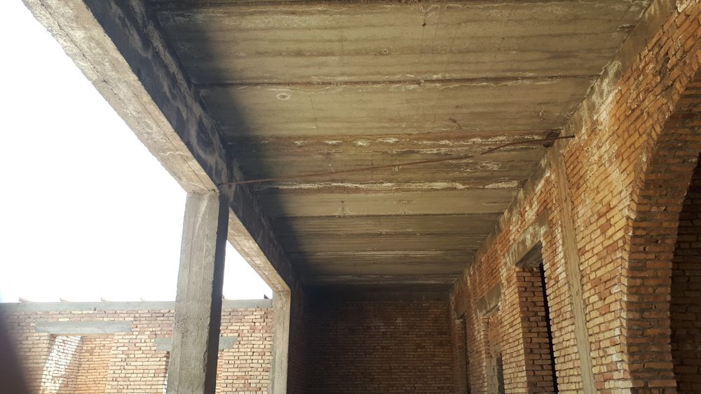 Еркургон бозори рупарасида ховли сотилади.