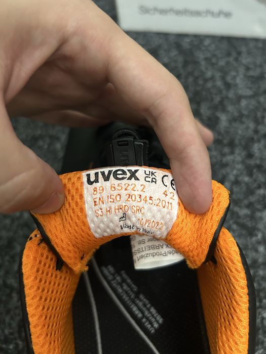 Pantofi Uvex mărimea 42