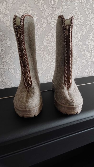 Новые валенки продаются