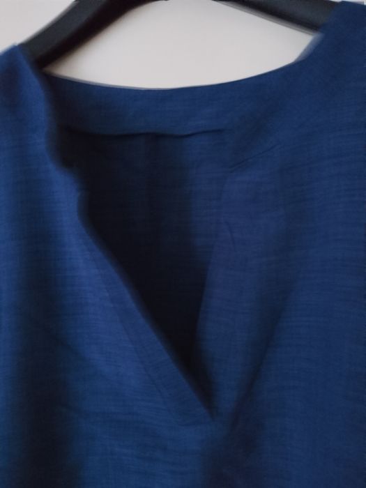 Тъмносиня блузка