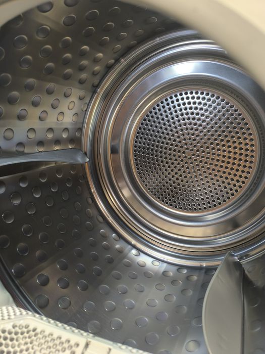 Продавам сушилня Electrolux EW8H358S, серия 800, 8 кг с термопомпа.