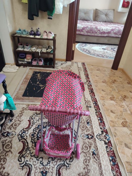 Продаю игрушечную коляску